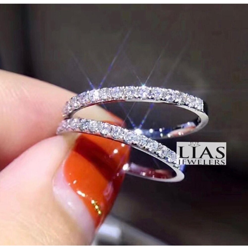 New 18k white gold 2 wedding bands